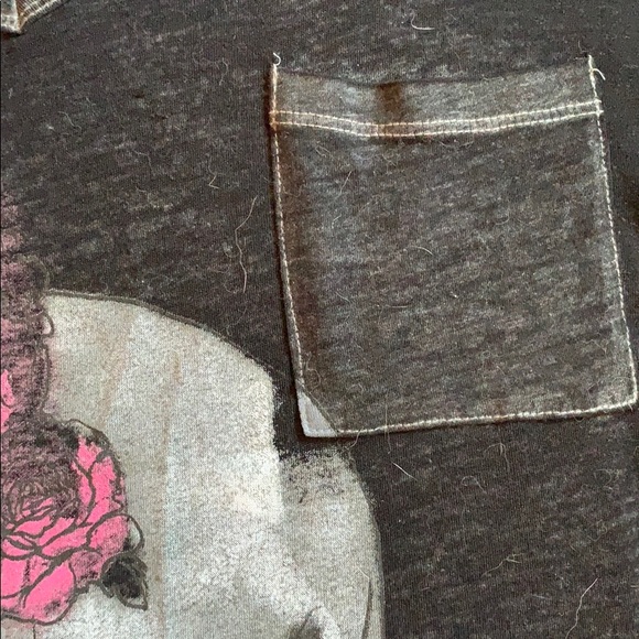 Skull & Roses V Neck Tee Shirt - Picture 3 of 5